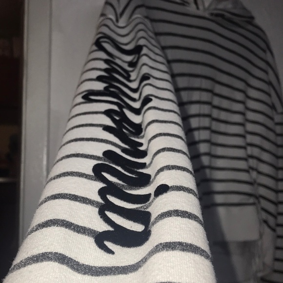 striped black and white sweater - Picture 2 of 3